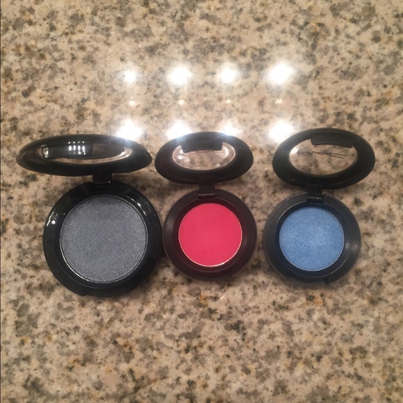 ❌SOLD❌Mac eyeshadow - Picture 2 of 2